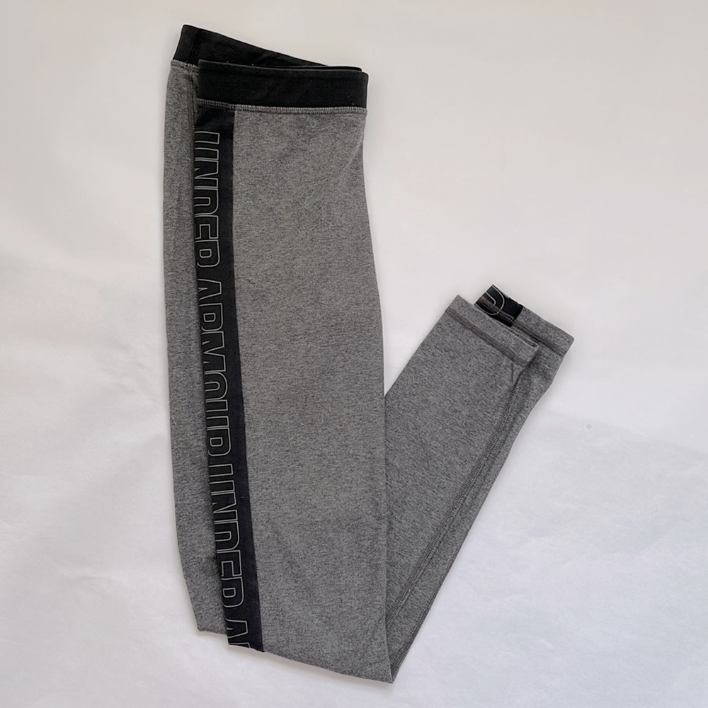 UNDER ARMOUR GREY AND BLACK LEGGINGS